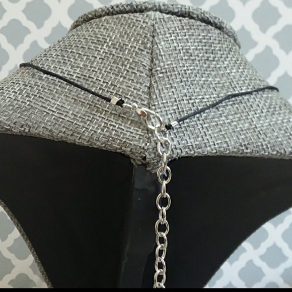 Faux pearl choker necklace - Picture 4 of 6